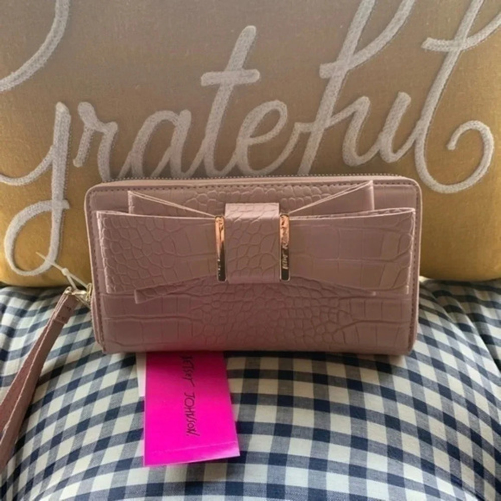 Betsey Johnson Pink Bow Wallet Croc Embossed Zip Around NWT